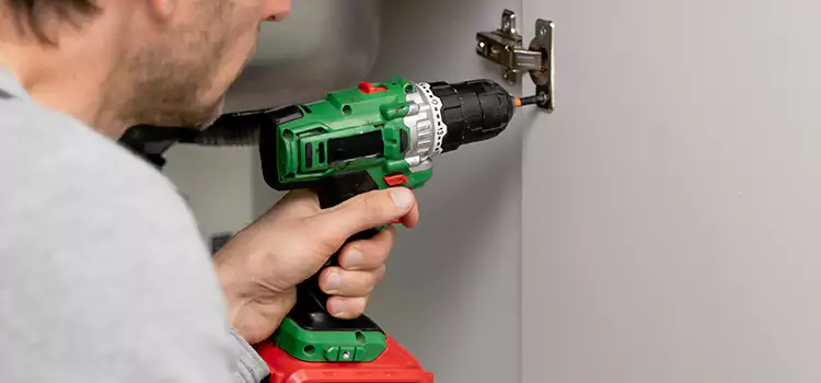 Commercial Door Hinge Repair Eastmont